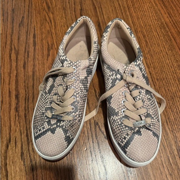 J Slides platform sneaker size 8 - Picture 1 of 3